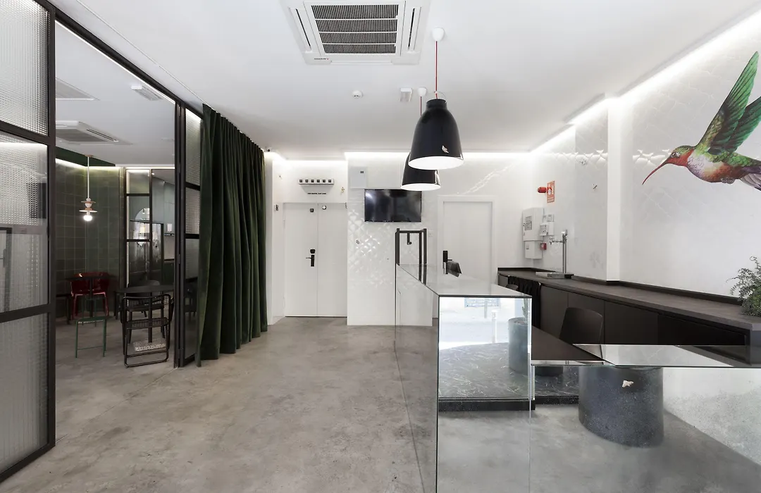 2060 The Newton Hostel-1